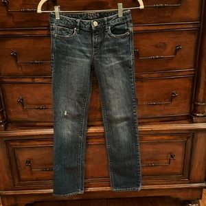 Gap kids straight leg girls jean. Size 12. Very cute. Fold over pockets. EUC